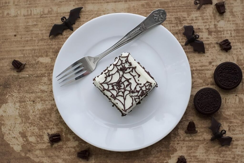 Oreo Halloween Cheesecake Bars Recipe
